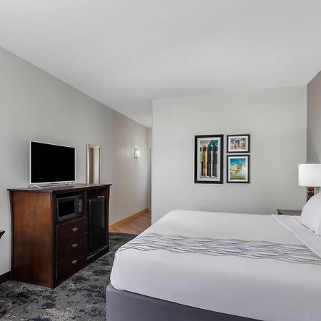 Hotel La Quinta By Wyndham Columbus - Edinburgh Esterno foto